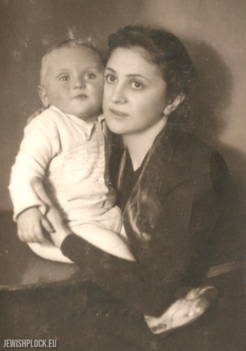 Estera Zylbersztajn with her daughter Ingusia, 1939 (photo from the private collection of Halina Hylander-Tureniec)
